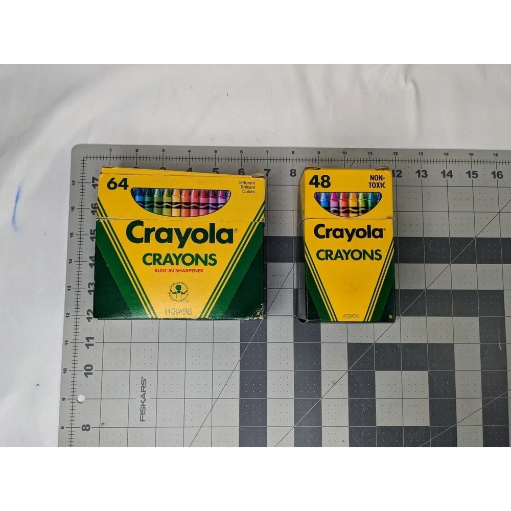Crayola Crayon Lot Vintage 48 64‎ Set 1988 1994